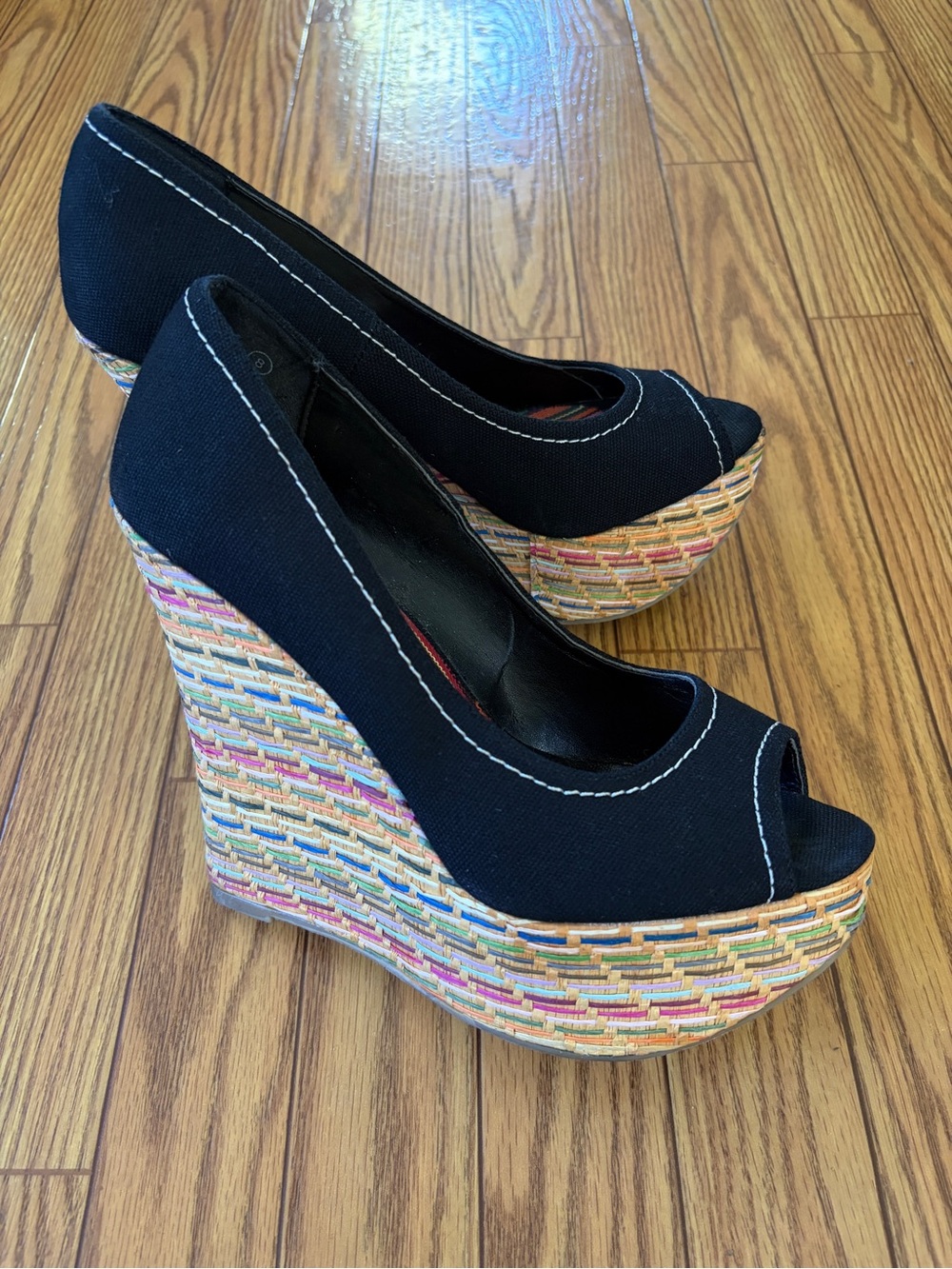 Vintage Y2K Speed Limit 98 multicolor raffia wedges size 8